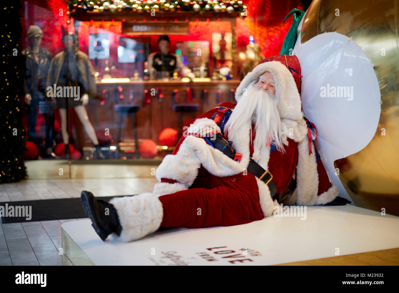 Santa mannequin at Selfridges store Manchester Stock Photo