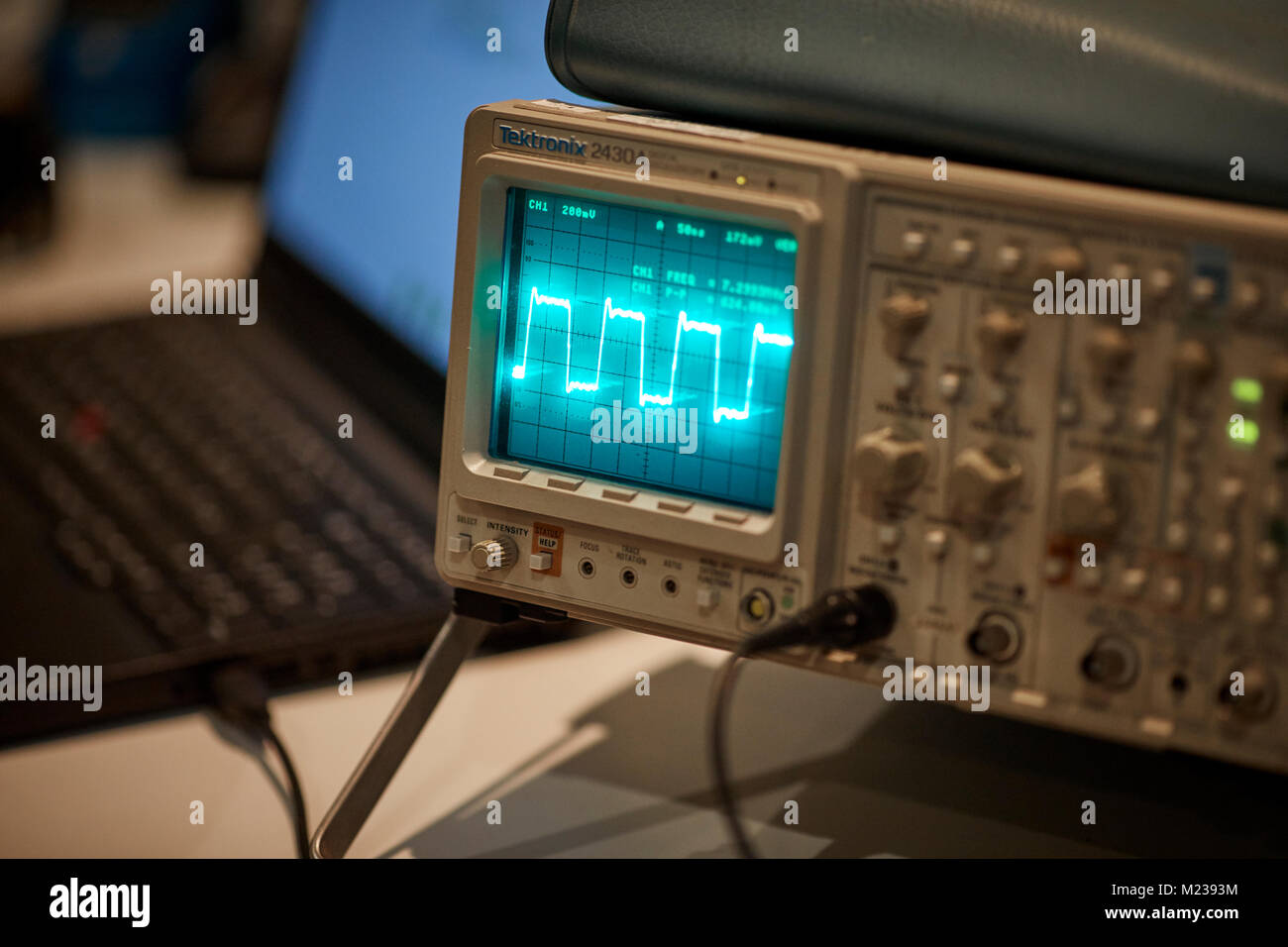 Digital storage oscilloscope dso hires stock photography and images