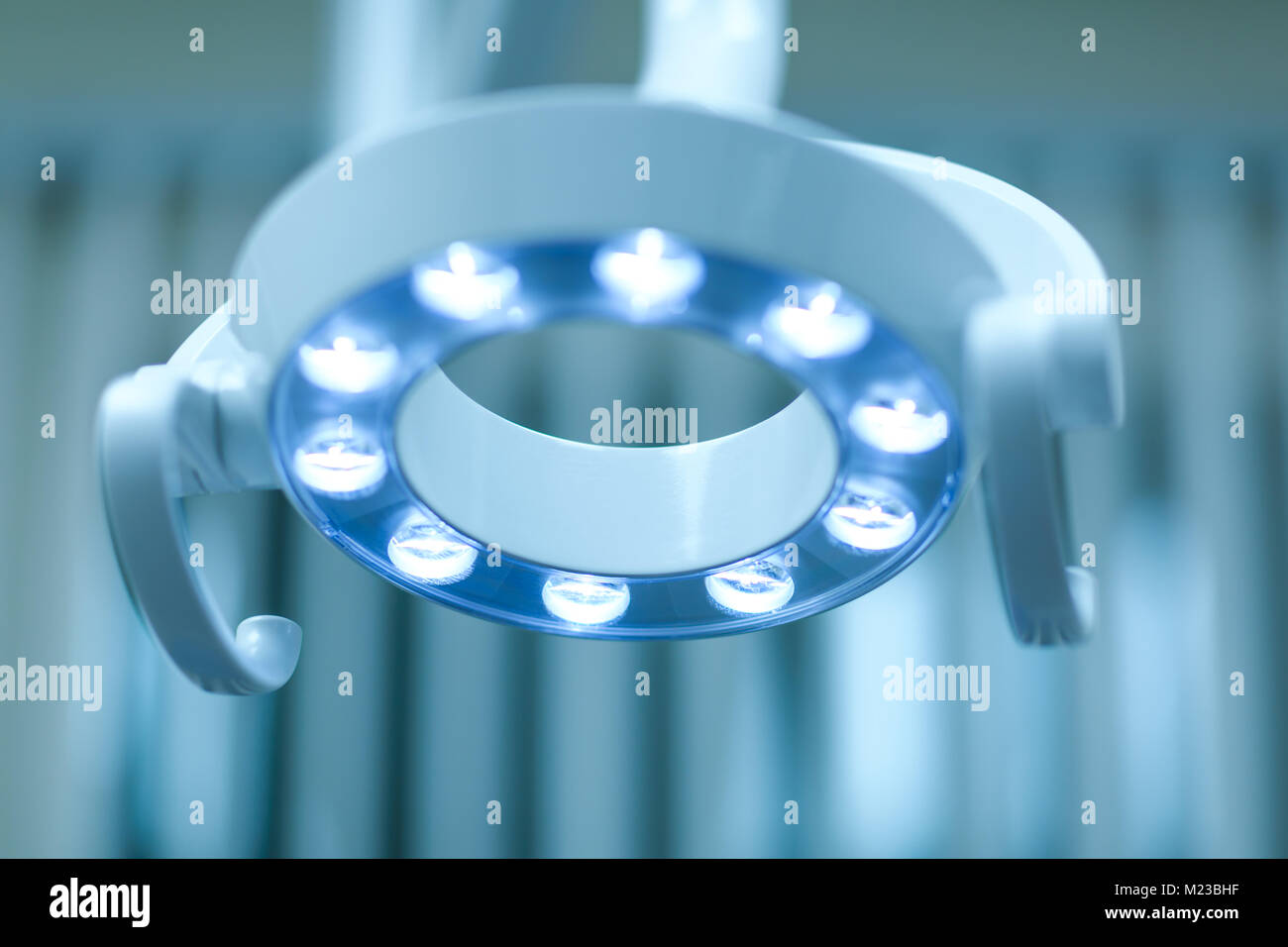 Overhead dentist lamp hires stock photography and images Alamy