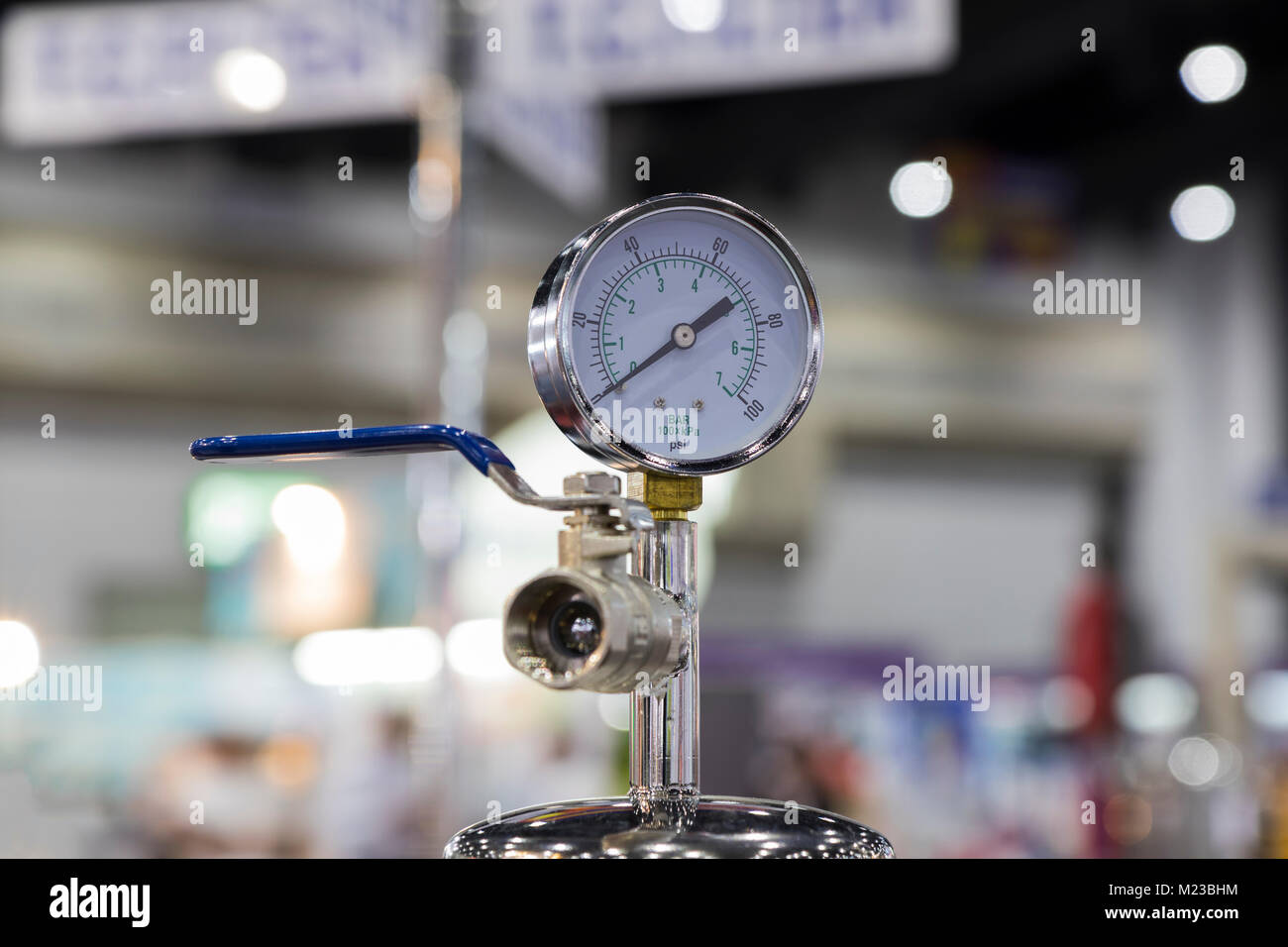 Pressure Gauge in an equipment ; close up Stock Photo - Alamy