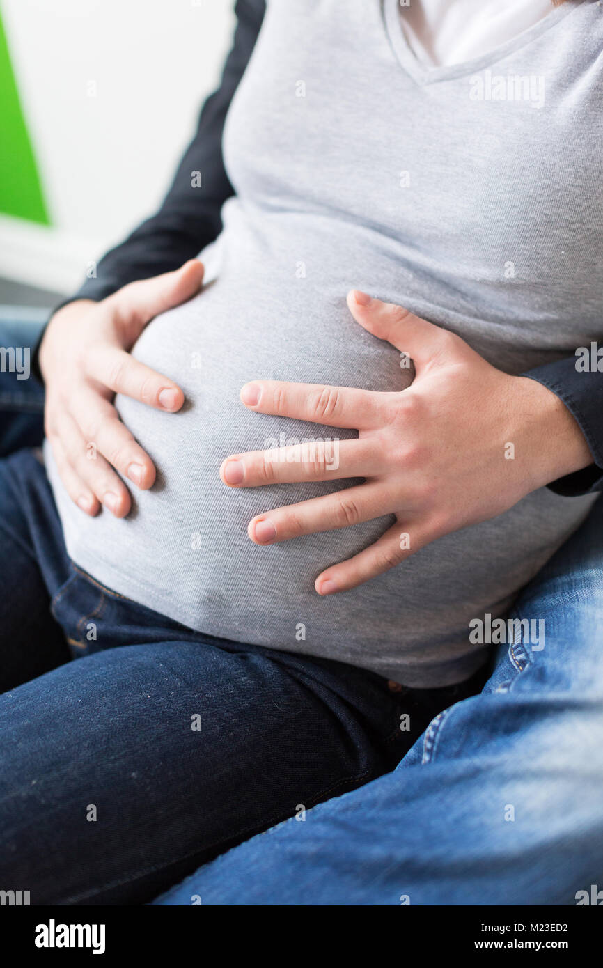 Woman Giving Birth Home Stock Photos & Woman Giving Birth Home Stock