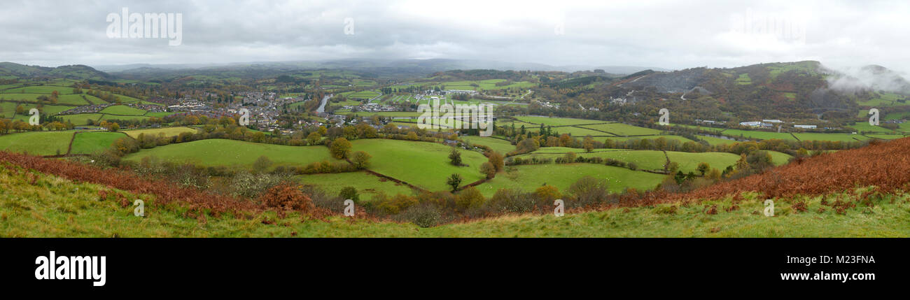 Builth Wells, the River Wye, Llanelweddd Royal Welsh Showground and Llanelwedd Quarries Panorama from Garth Trig Point Stock Photo