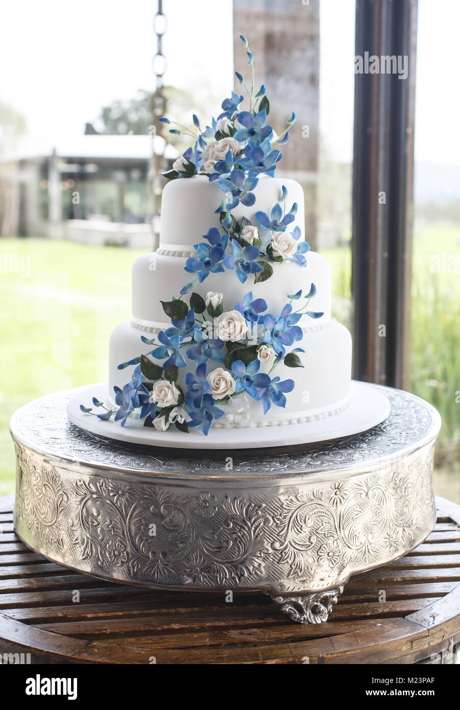Wedding cake at an Australian wedding Stock Photo Alamy
