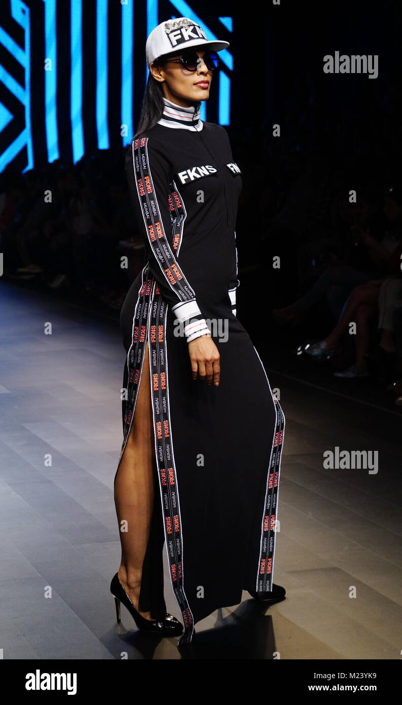 Mumbai India 4th Feb 2018 A Model Showcases Designs By Narendra Kumar On The Show During Day 5th Of Lakme Fashion Week Summer Resort 2018 At Jio Garden In Mumbai Credit Azhar Khan Sopa Zuma<script async src=