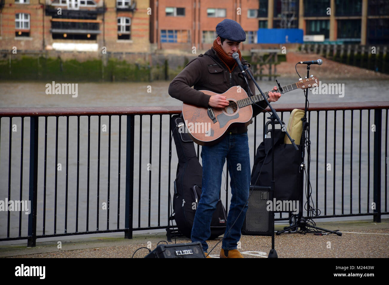 London, UK, 04/02/2018 Chilly Sunday afternoon on the South Bank of the Thames Credit: JOHNNY ARMSTEAD/Alamy Live News Stock Photo