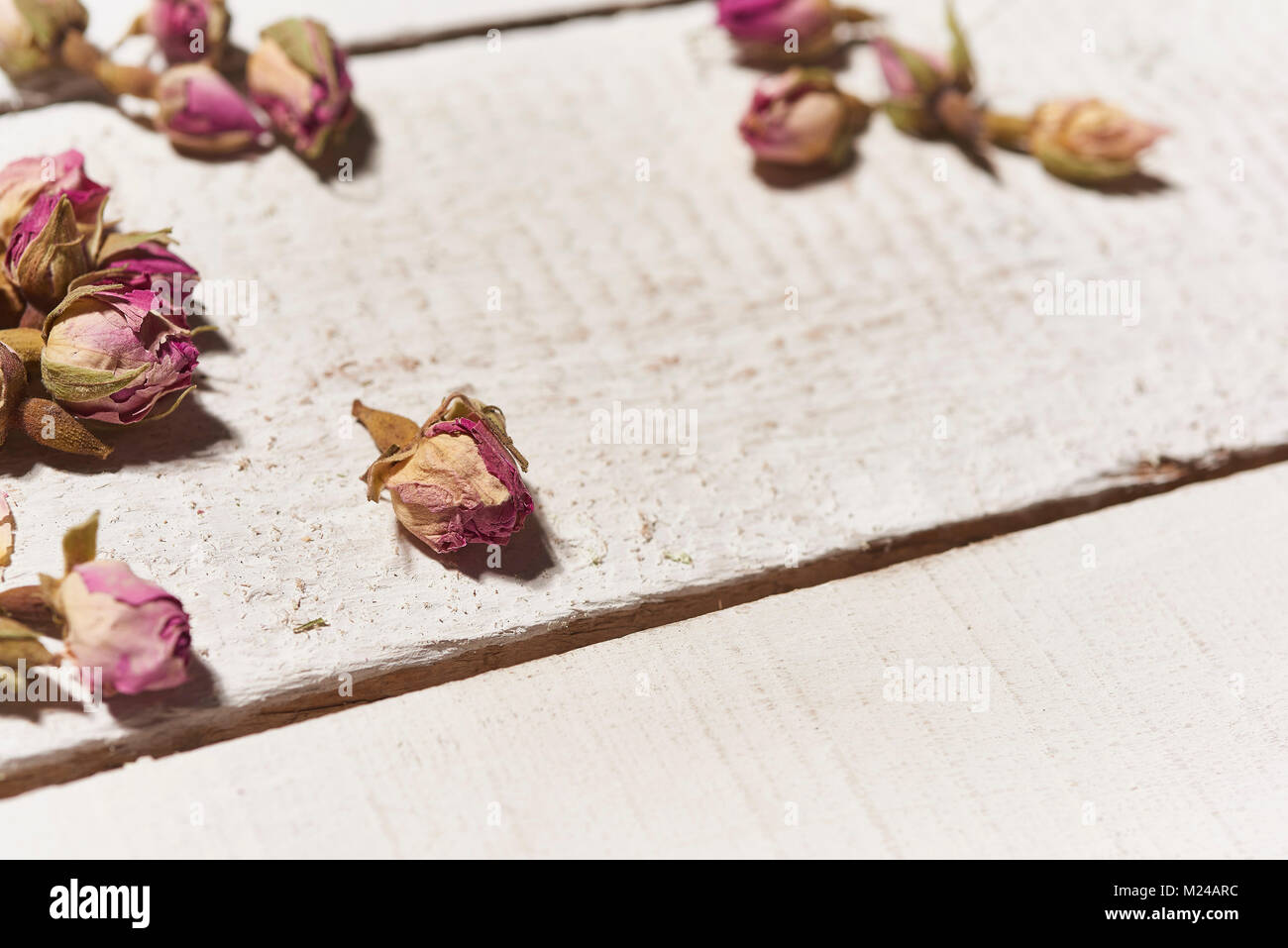 Dried roses hi-res stock photography and images - Alamy
