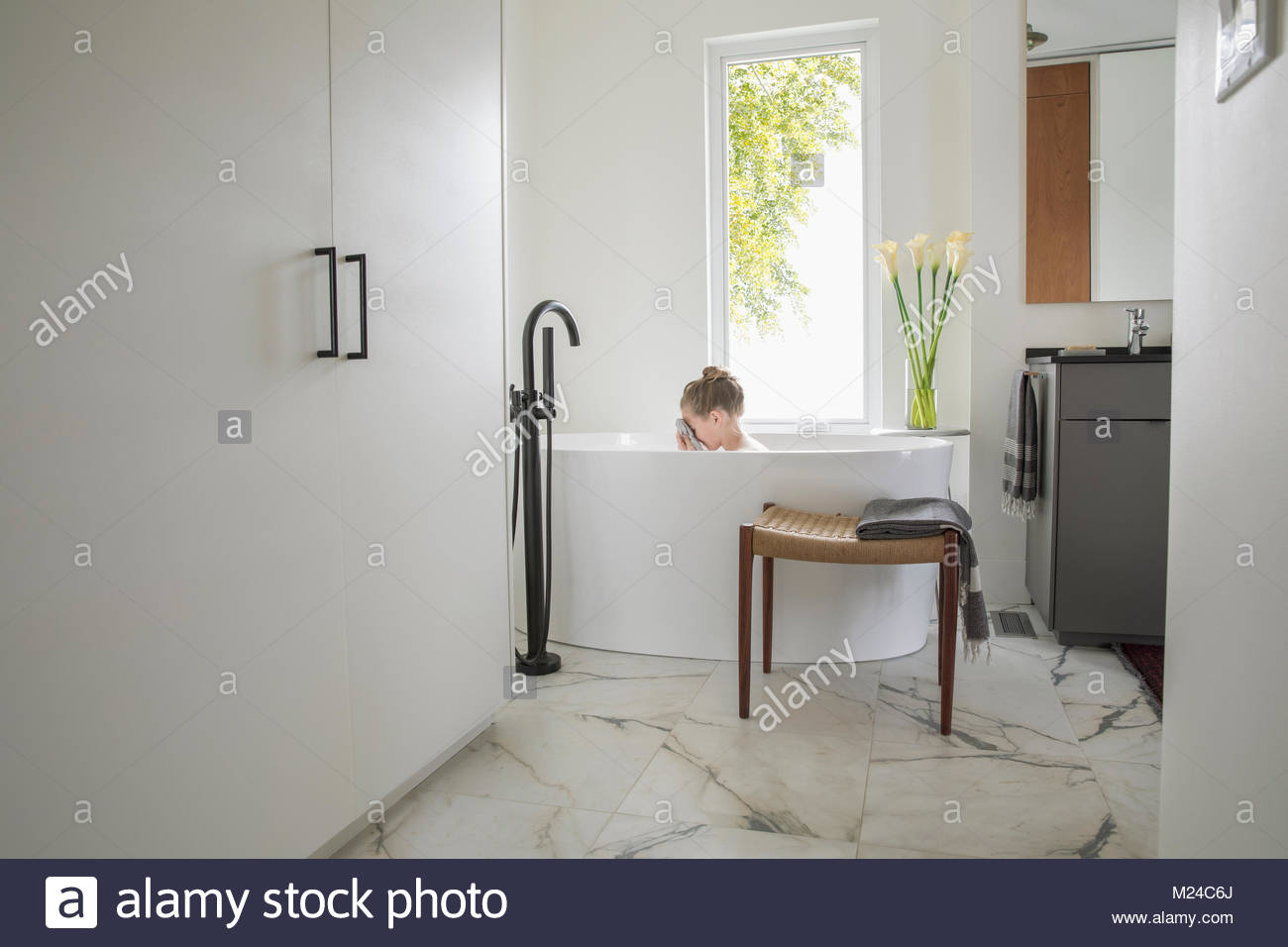 Asian bath tub hi-res stock photography and images - Alamy