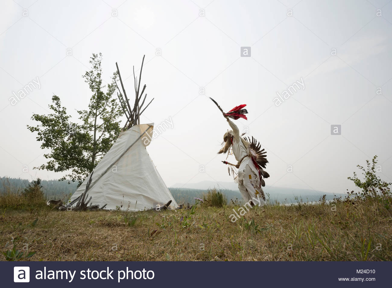 Native indian clothing hi-res stock photography and images - Alamy