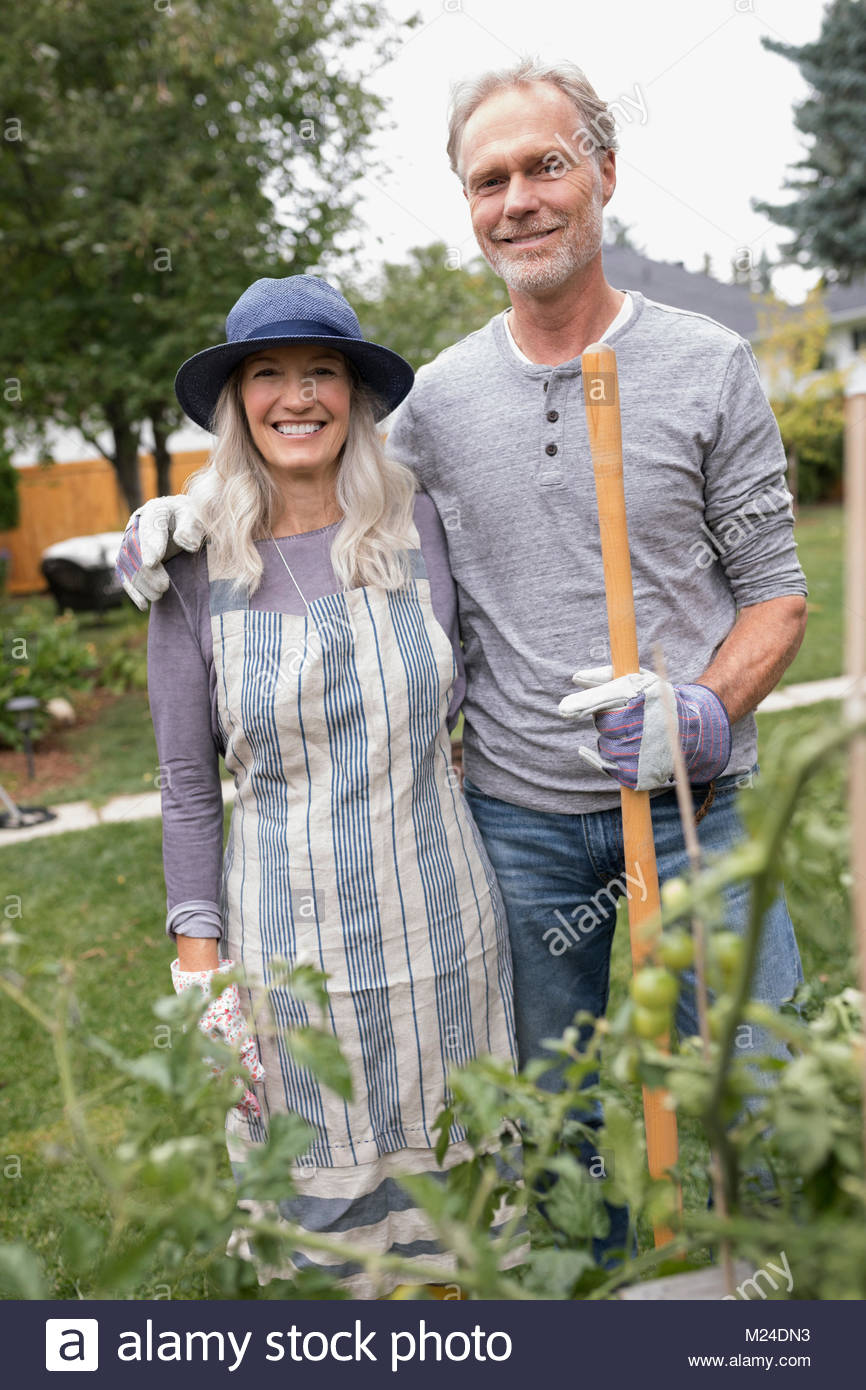 Two mature women gardening hi-res stock photography and images - Alamy