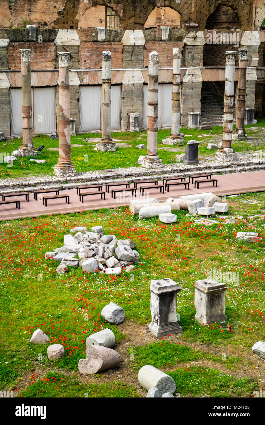 The roman forum ancient ruins hi-res stock photography and images - Alamy