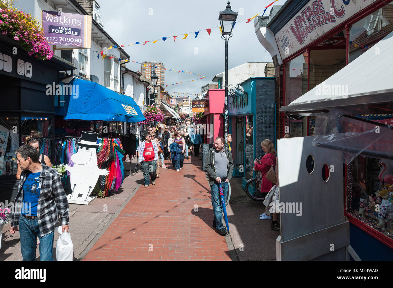 Brighton shoppers hires stock photography and images Alamy