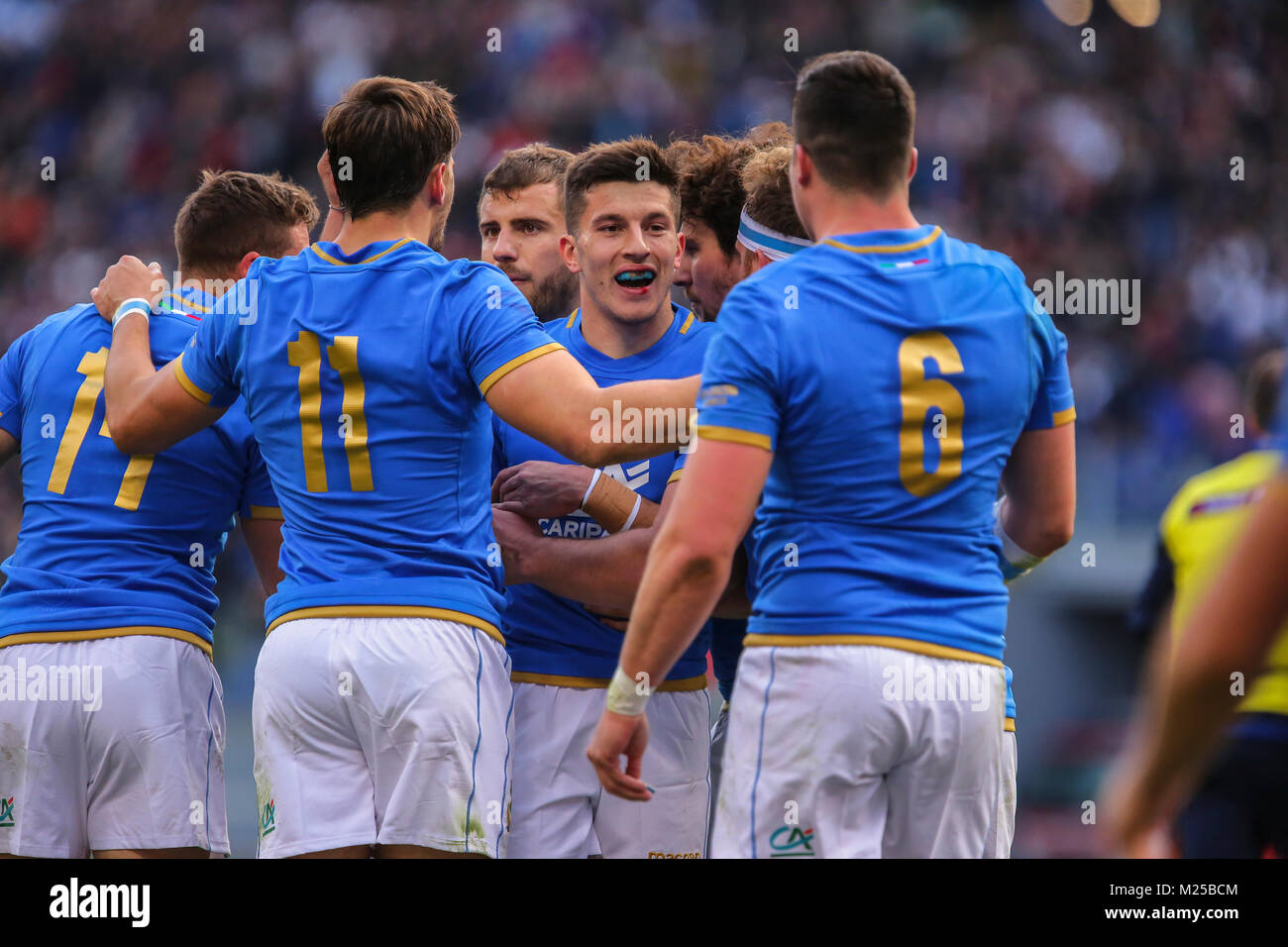 Rome, Italy. 04th February 2018. Italy celebrates after a try in the match against England in NatWest 6Nations Championship 2018 Massimiliano Carnabuci/Alamy Live News Stock Photo
