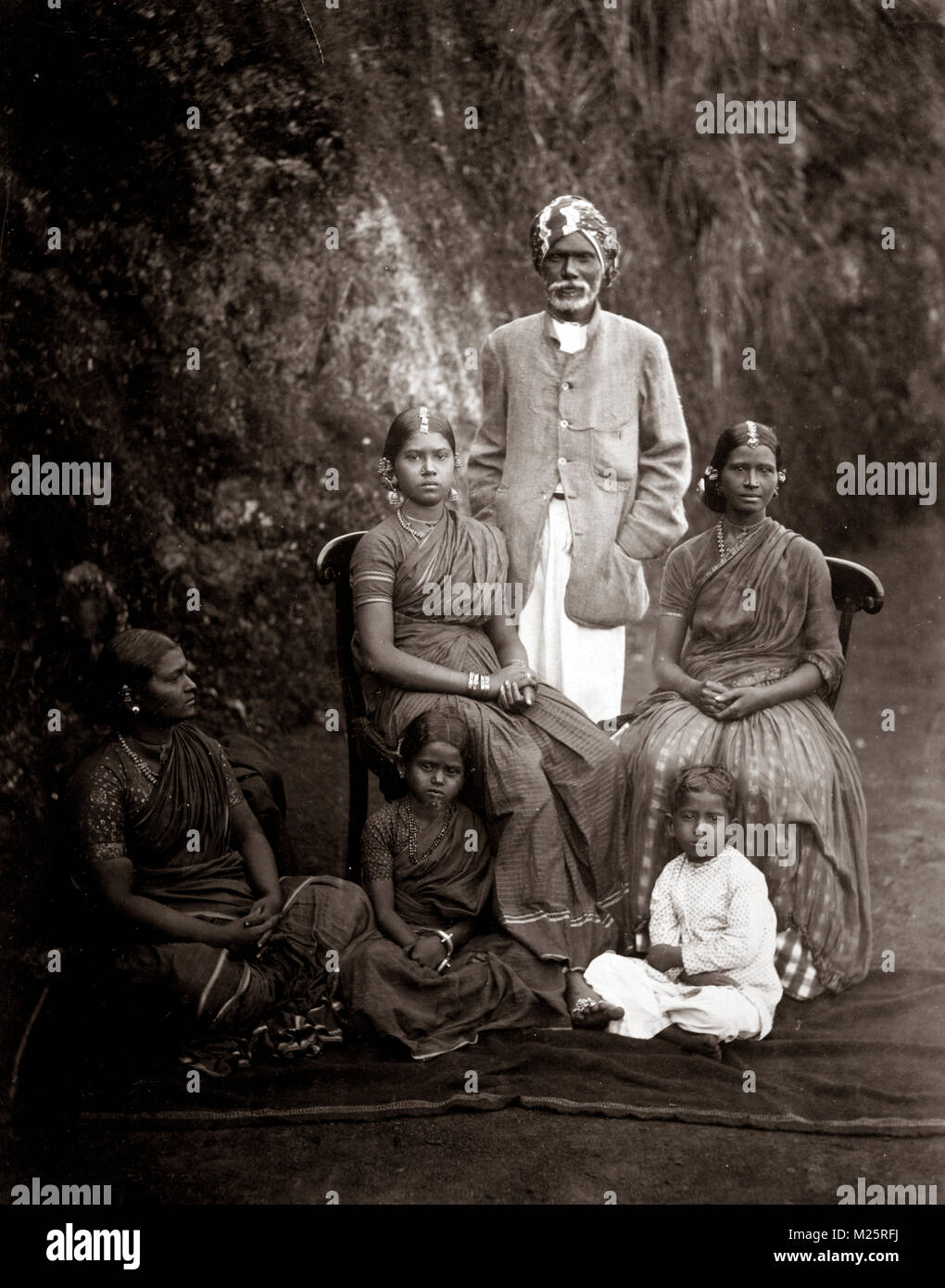 c. 1880s India Ceylon Sri Lanka - Tamil family Stock Photo - Alamy