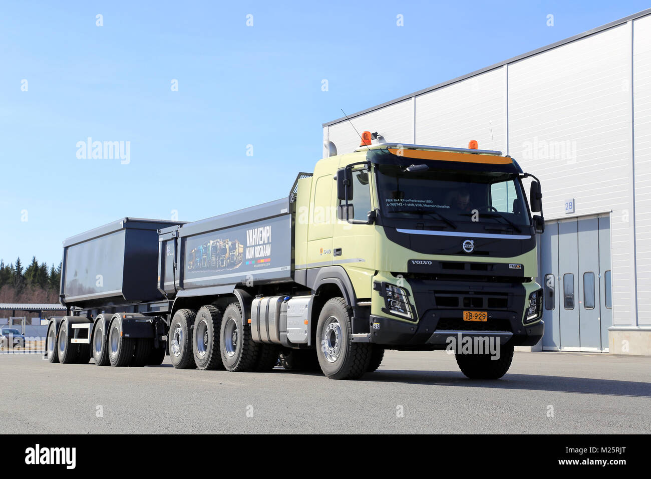 Volvo fmx hi-res stock photography and images - Alamy