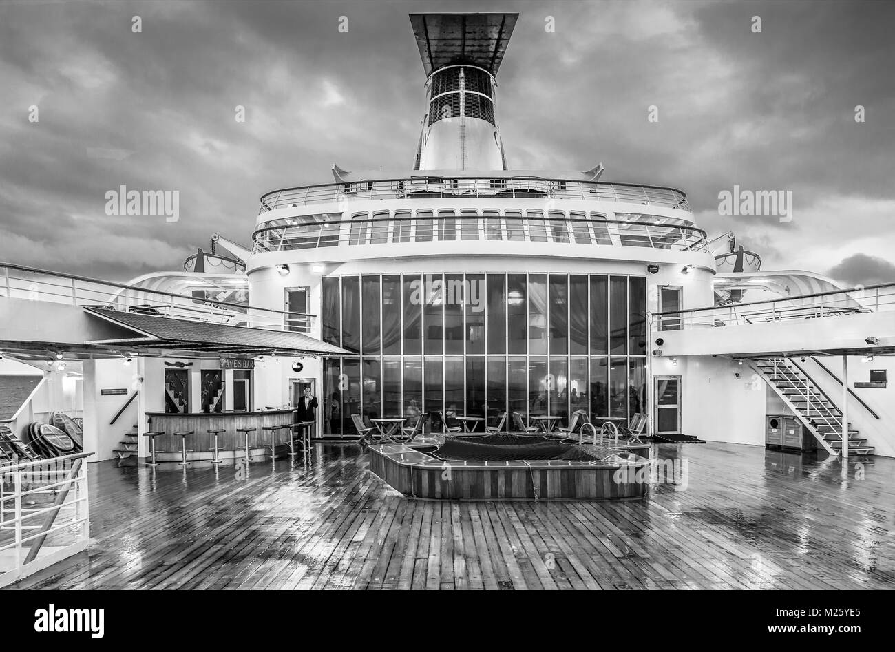 Rear deck hires stock photography and images Alamy