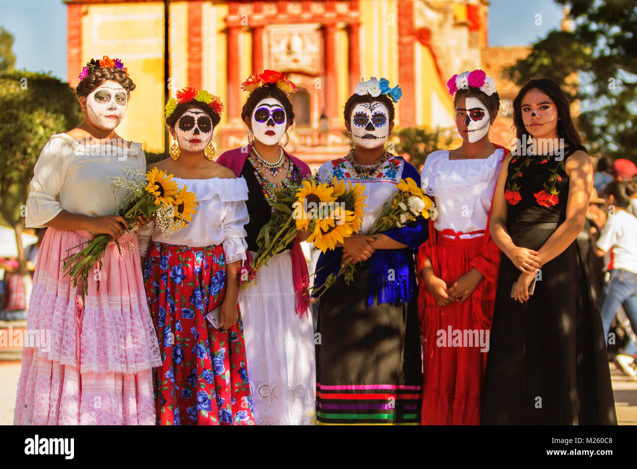 CADEREYTA, MEXICO - OCTOBER 27 gropu of mexican girls with catrina makeup and  Catrina dresses Stock Photo
