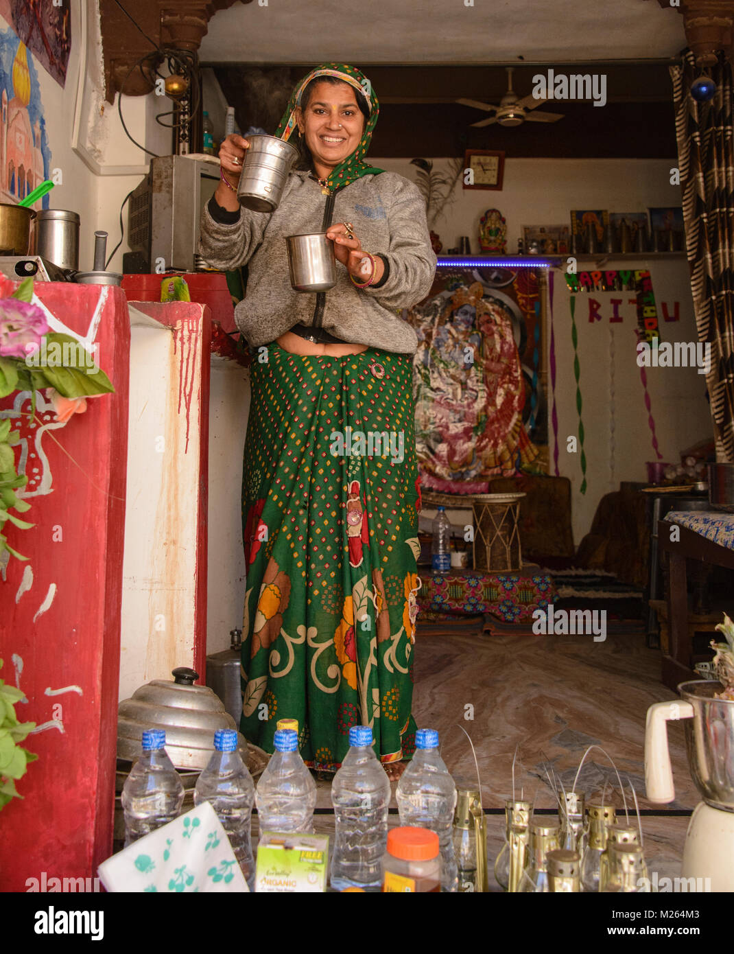 Pouring hot chai, the national beverage of India, Bundi, Rajasthan, India Stock Photo
