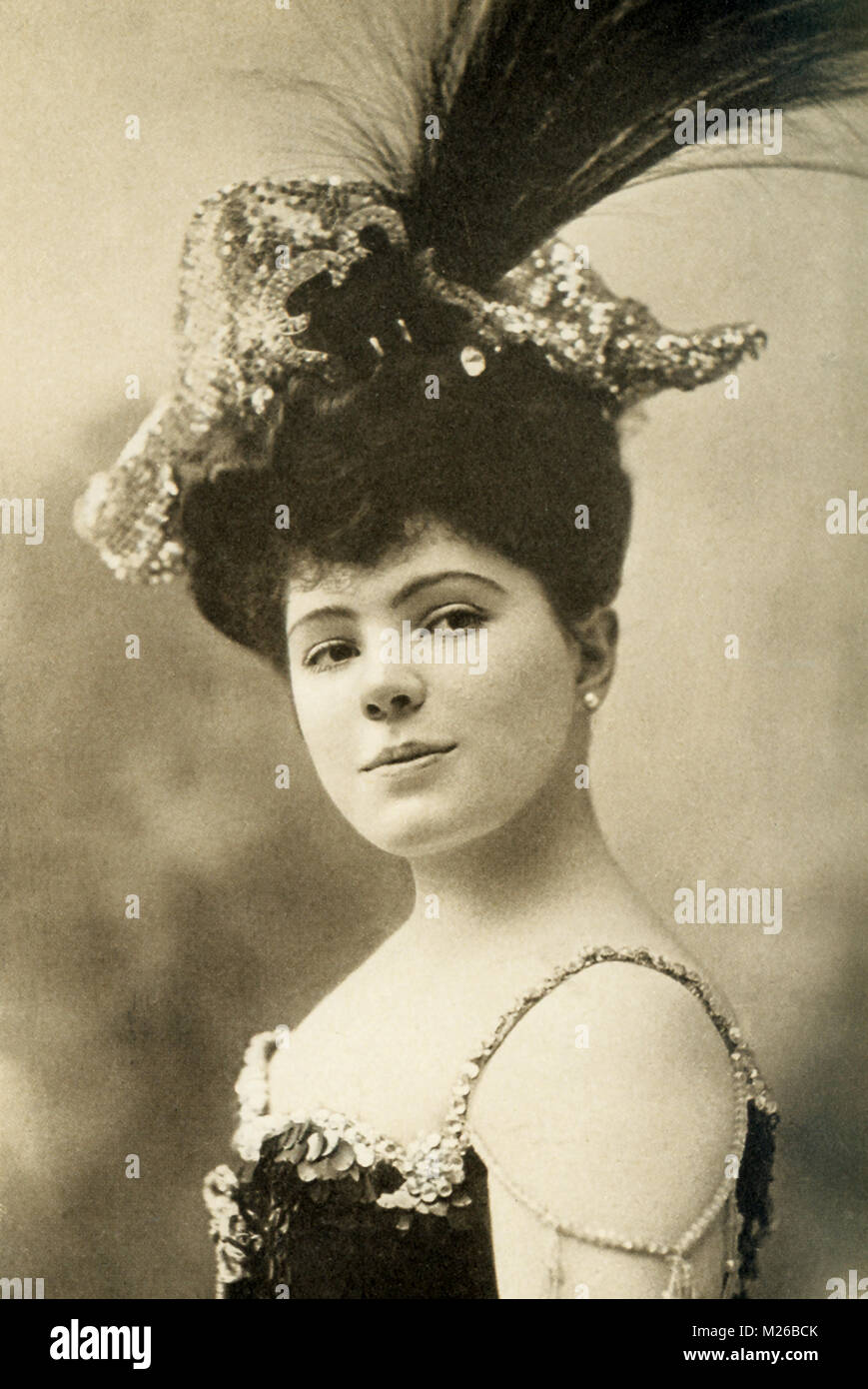 This photo, dating to around 1908, shows Madame Fritzi Scheff, one of the most popular light opera singers at the time. She was Viennese by birth, made her debut n Frankfort as Juliet. Sang in all the cities of Europe in grand opera. She came to the United States in 1900, appearing in Fidelio, La Boheme, and I Pagliacci. She was married to Baron von Bardeleben, a German Hussar. She was nicknamed Paderewski ('the little deviling of grand opera'). Stock Photo