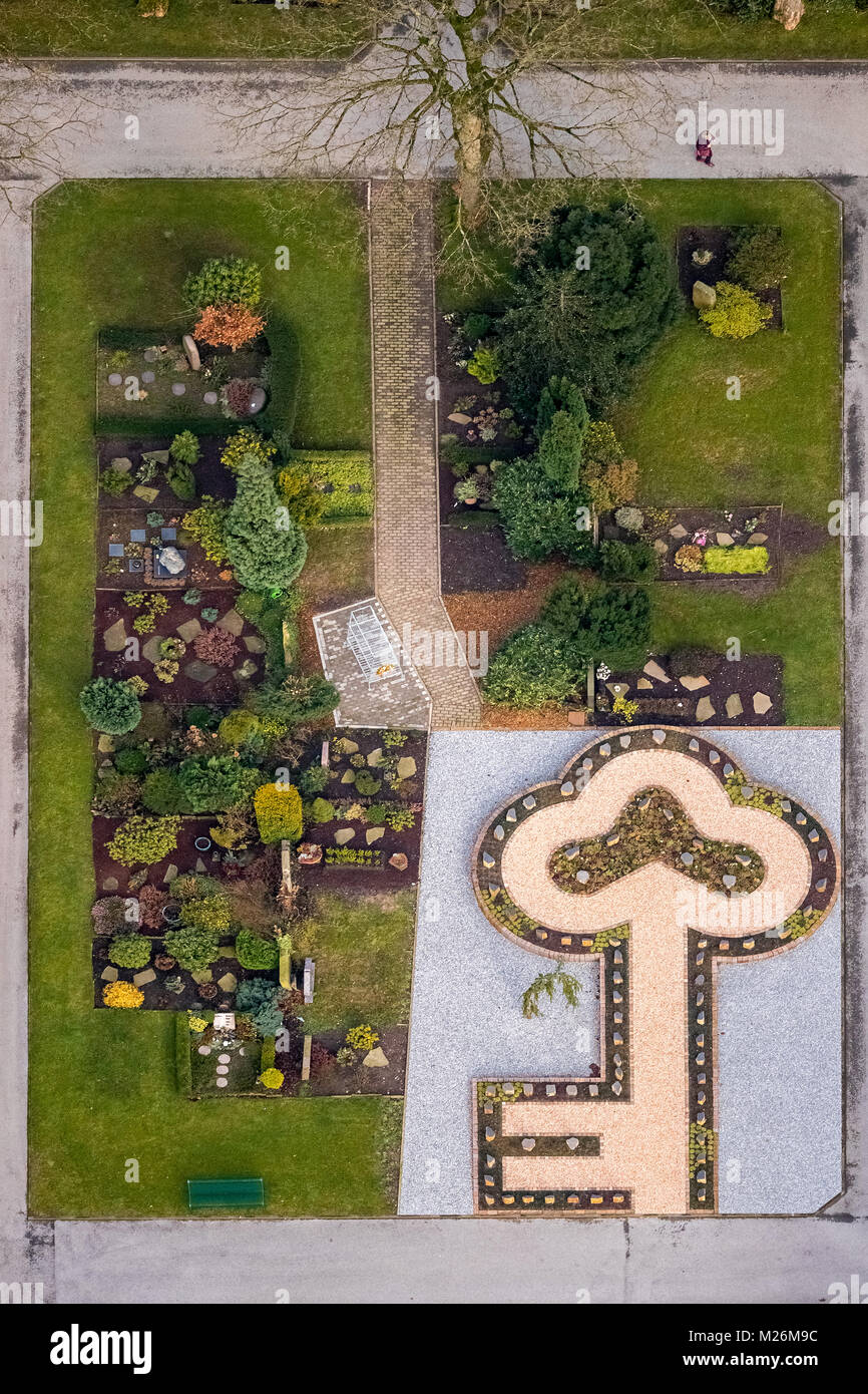 Protestant cemetery on the Bahnhofstraße with a new urn grave field in Velbert in the Ruhr area in the federal state of North Rhine-Westphalia. In add Stock Photo