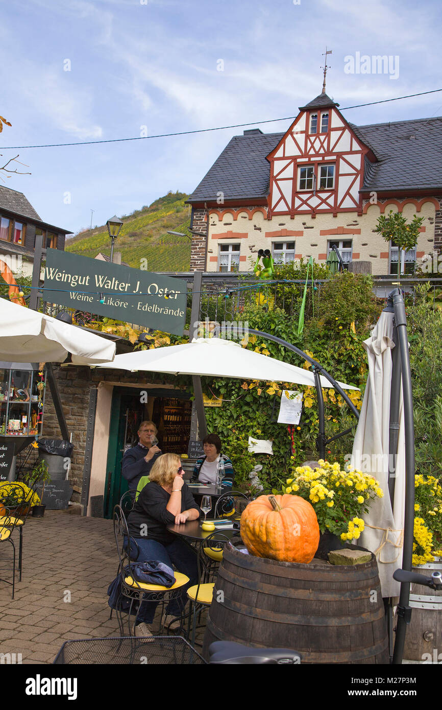 Wine tavern, beautiful half-timbered house at wine village Ediger-Eller, Moselle river, Rhineland-Palatinate, Germany, Europe Stock Photo