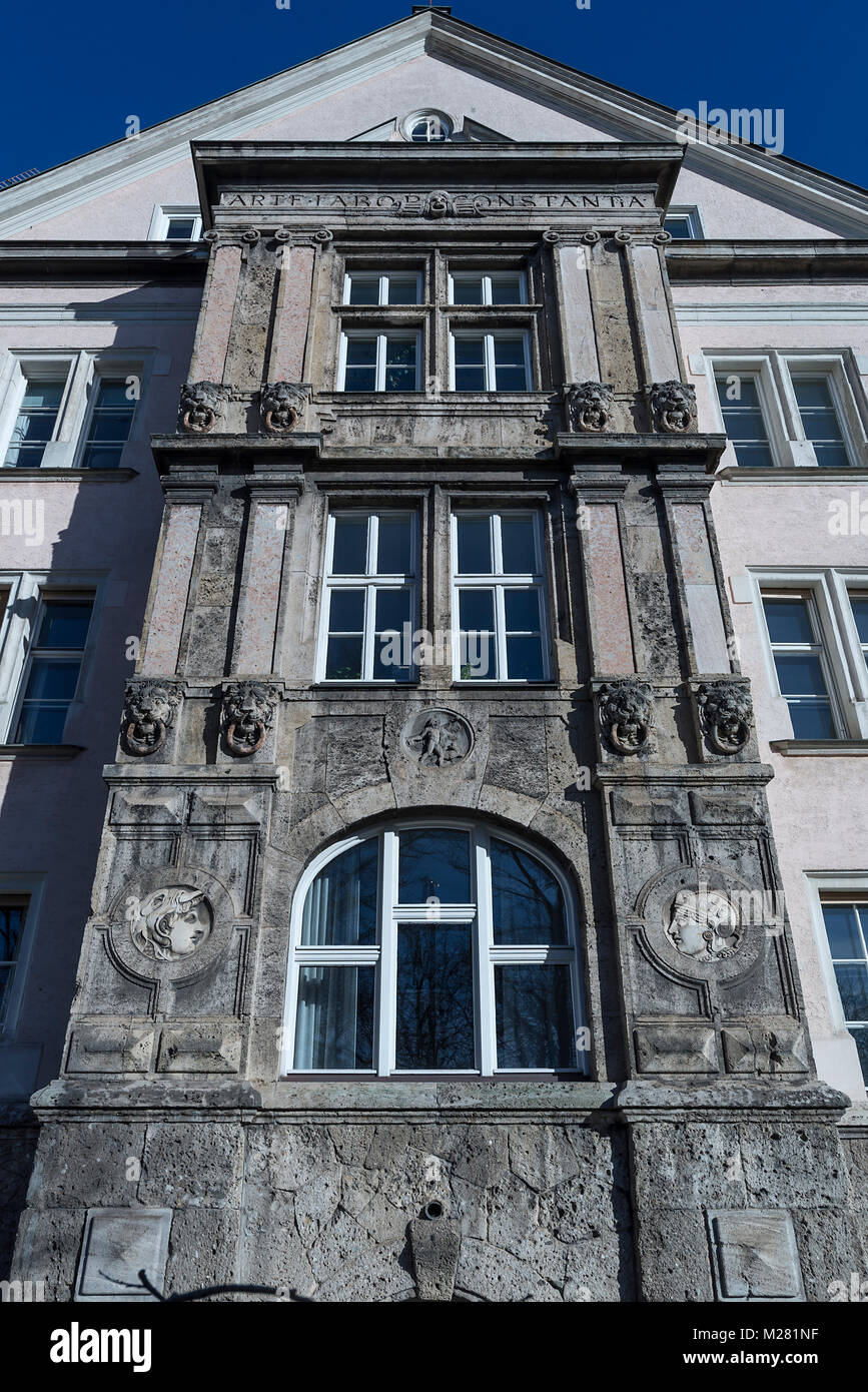 House facade around 1900 with Art Nouveau elements at the oriel, Munich, Upper Bavaria, Germany Stock Photo