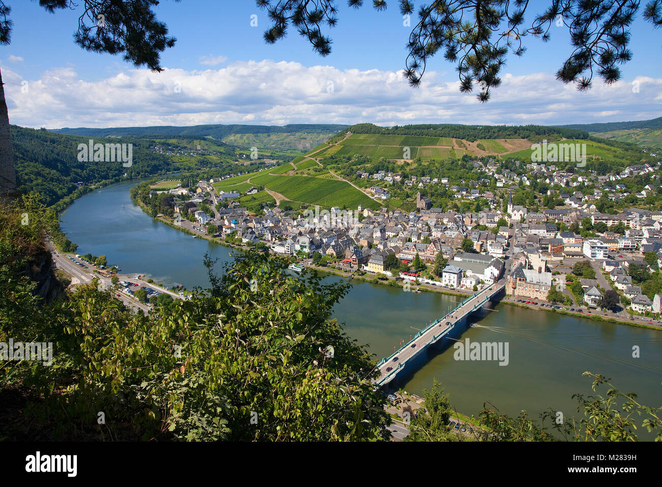 Blick auf Traben, Traben-Trarbach, Mosel, Mittelmosel, Rheinland-Pfalz, Deutschland, Europa | View over Traben, Traben-Trarbach, Moselle, Mosel river, Stock Photo