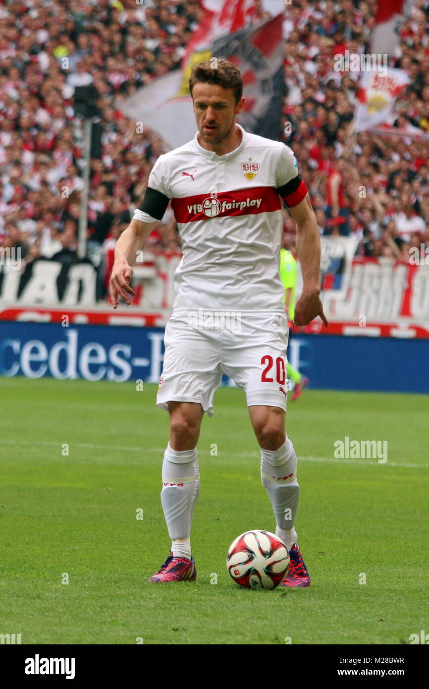 Christian Gentner (Stuttgart) am Ball - Fußball-Bundesliga 14/15: 30.  Spieltag, SC Freiburg vs VfB Stuttgart Stock Photo - Alamy