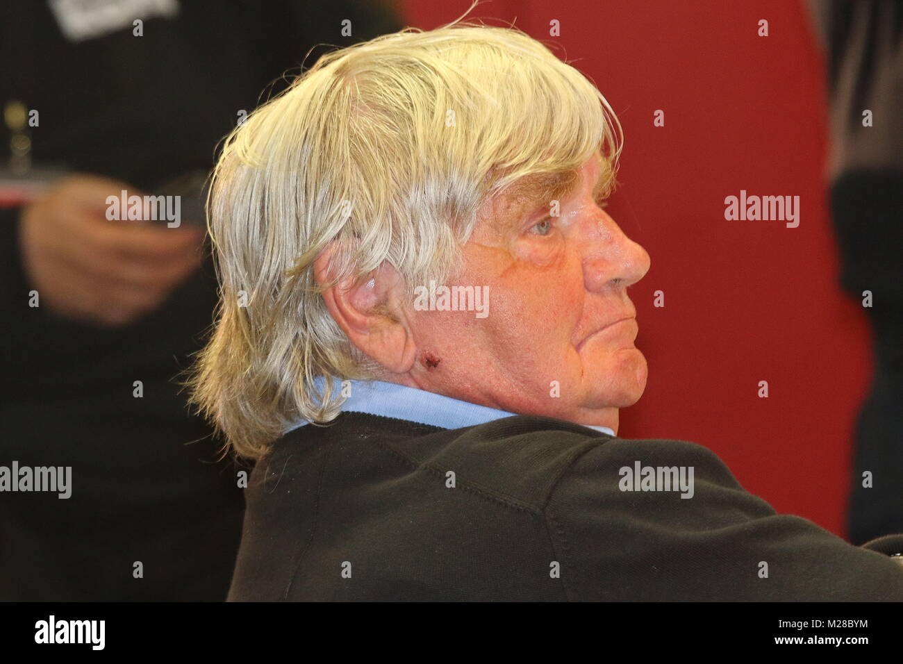 Jürgen Sundermann, Ex-Trainer VfB Stuttgart, Fußball-Bundesliga 14/15: 30.  Spieltag, SC Freiburg vs VfB Stuttgart Stock Photo - Alamy