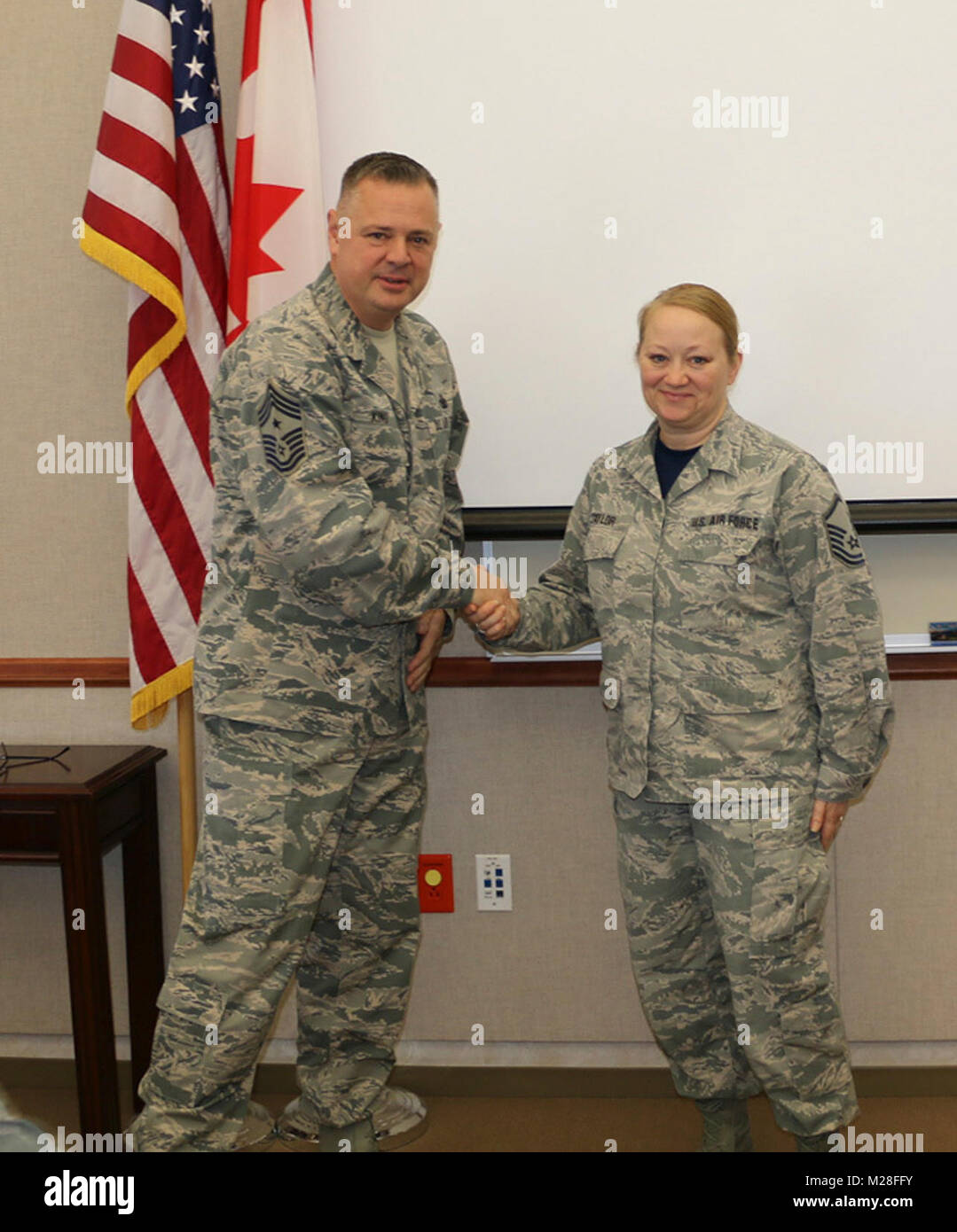 1st Air Force Command Chief Master Sgt. Richard King Visits 177th Fighter  Wing > 177th Fighter Wing