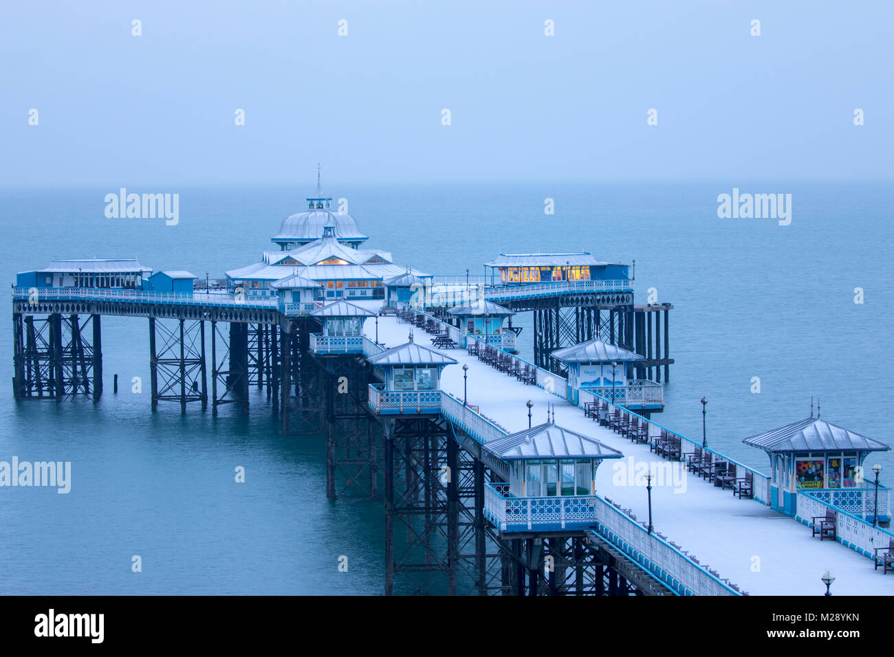 Llandudno pier snow hires stock photography and images Alamy