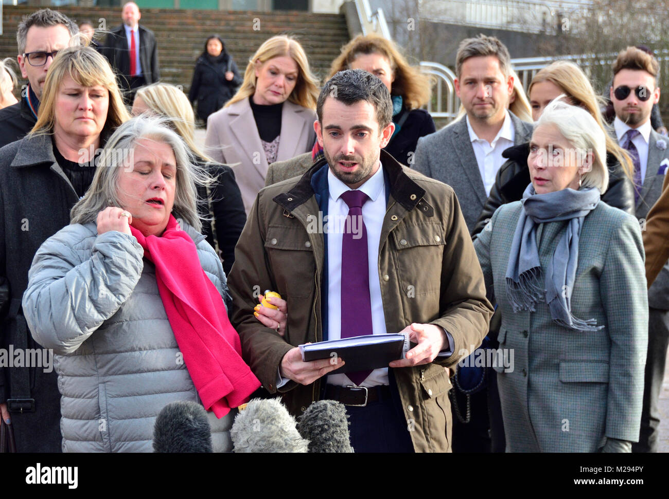 Maidstone, UK. 6th Feb. The family of 23 year old Molly McLaren leave Maidstone Crown Court and make a statement after seeing her ex-boyfriend Joshua Stimson (26) sentenced to life in prison with a minimum of 26 years for her murder in Chatham in June 2017. Her mother, Joanne McLaren, and Sergeant Ali Walton reading out the statement. Credit: PjrFoto/Alamy Live News Stock Photo