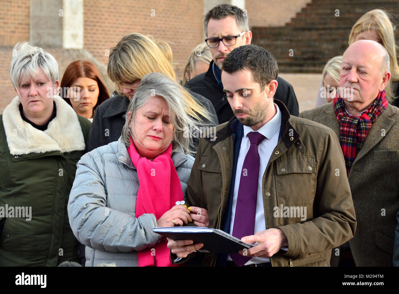 Maidstone, UK. 6th Feb. The family of 23 year old Molly McLaren leave Maidstone Crown Court and make a statement after seeing her ex-boyfriend Joshua Stimson (26) sentenced to life in prison with a minimum of 26 years for her murder in Chatham in June 2017. Her mother, Joanne McLaren, and Sergeant Ali Walton reading out the statement. Credit: PjrFoto/Alamy Live News Stock Photo