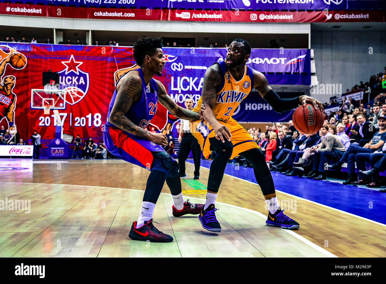 Moscow, Moscow, Russia. 5th Feb, 2018. James Anderson, #21 of Moscow Khimki backs down CSKA Moscow defender Will Clyburn during a Russian VTB United league game in Moscow. Credit: Nicholas Muller/SOPA/ZUMA Wire/Alamy Live News Stock Photo