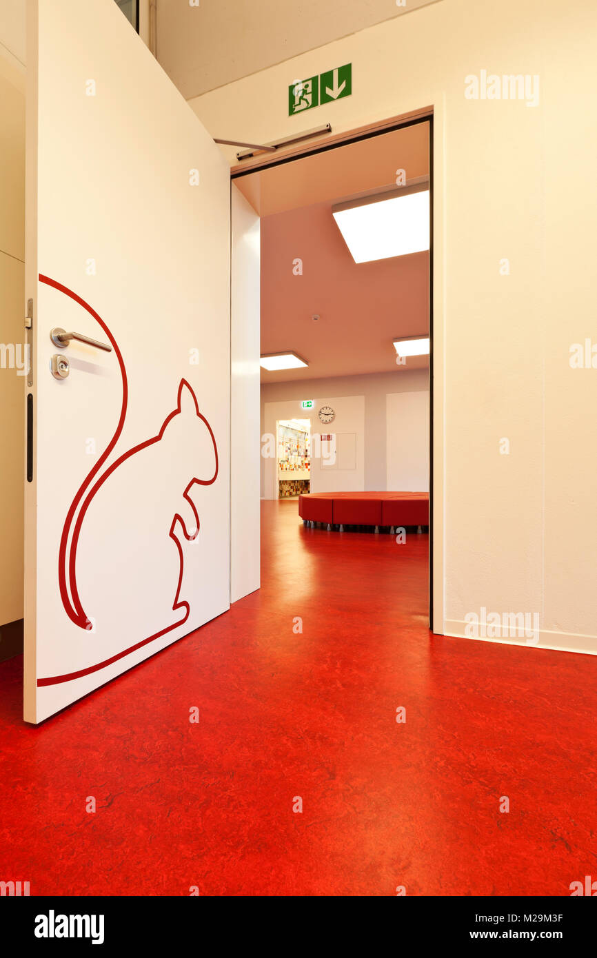 modern public school, classroom , open door Stock Photo Alamy