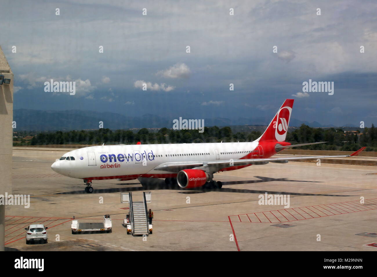Air berlin hangar airport basel moulhouse flughafen symbolbild l hi-res  stock photography and images - Alamy