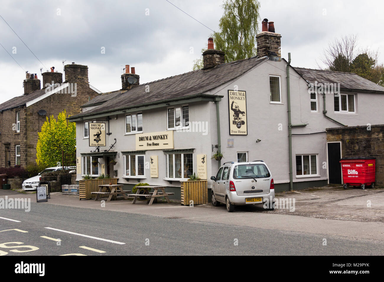 Drum and Monkey pub, a free house on Chapel Road, Whaley Bridge. Stock Photo