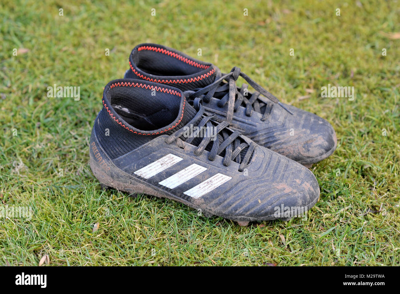 childrens football boots