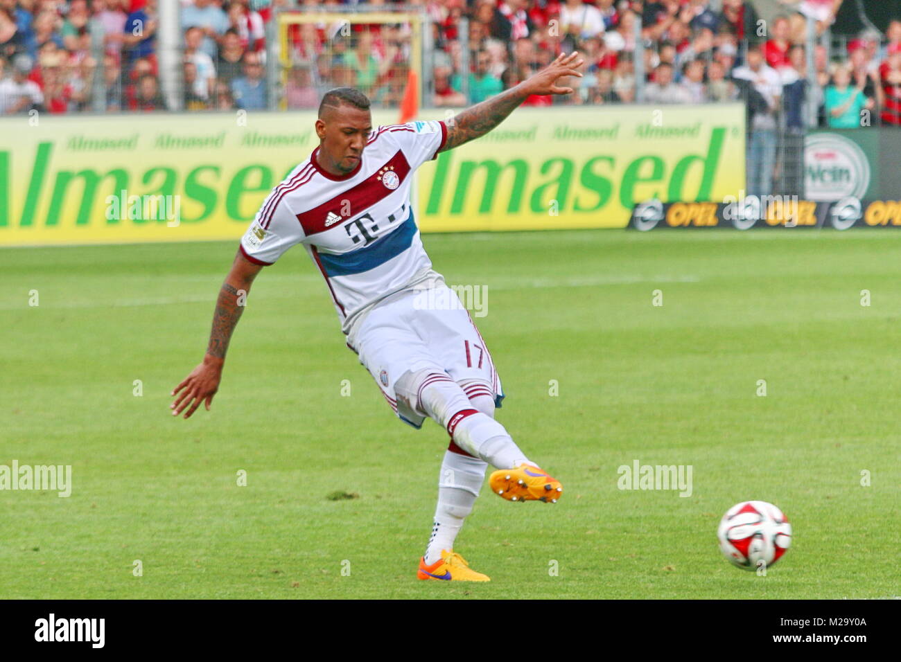 Sc Freiburg Vs Fc Bayern München Stock s & Sc Freiburg Vs Fc Jerome Boateng Muenchen am Ball Fußball Bundesliga 14 15 33
