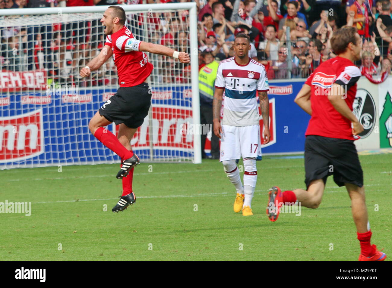Sc Freiburg Vs Fc Bayern München Stock s & Sc Freiburg Vs Fc Pavel Krmas Freiburg schreit seine Freude nach dem 2 1 Sieg gegen