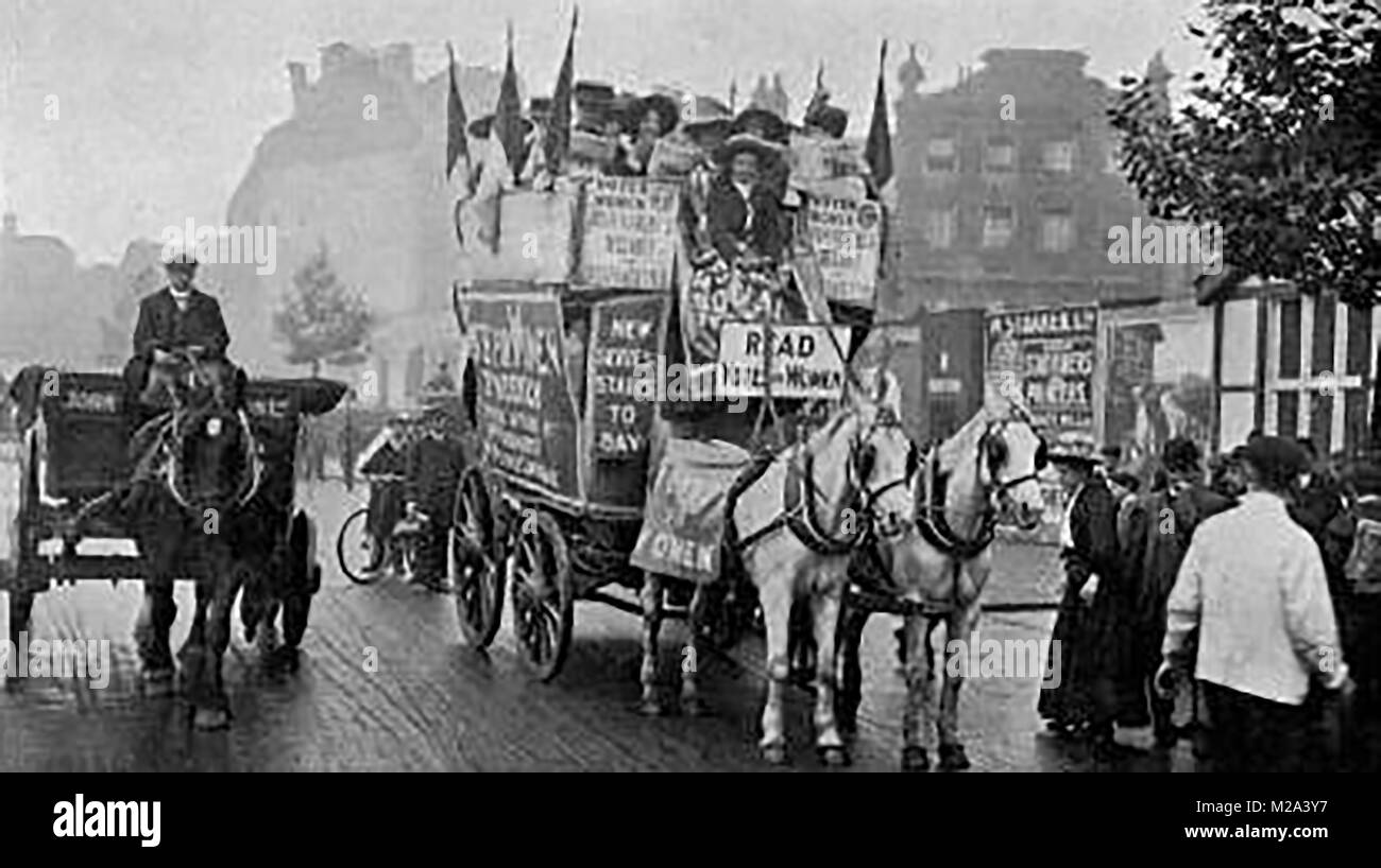 Suffragettes Movement a votes for women protest by coach Stock Photo