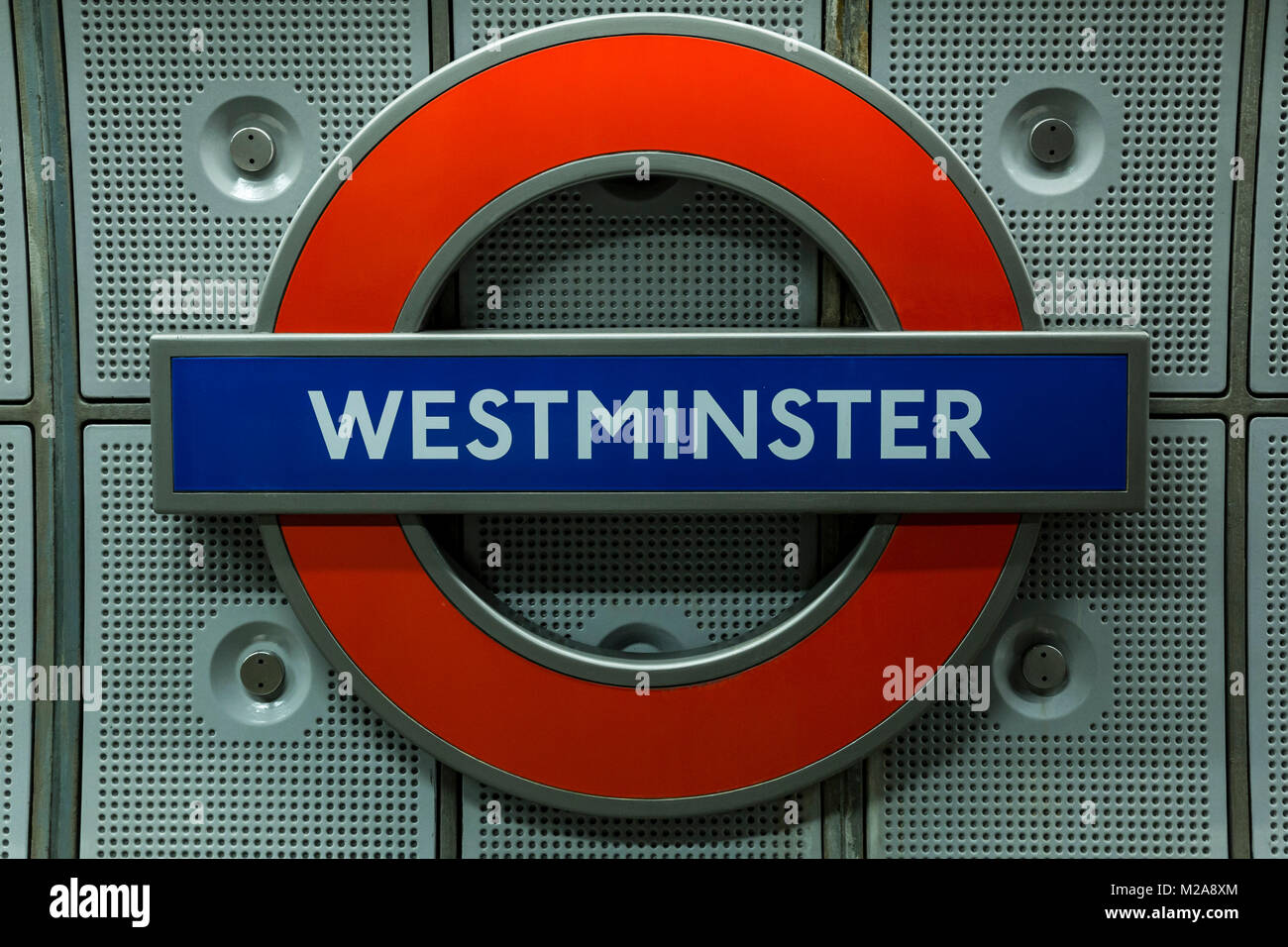logo-westminster-underground-station-london-uk-stock-photo-alamy
