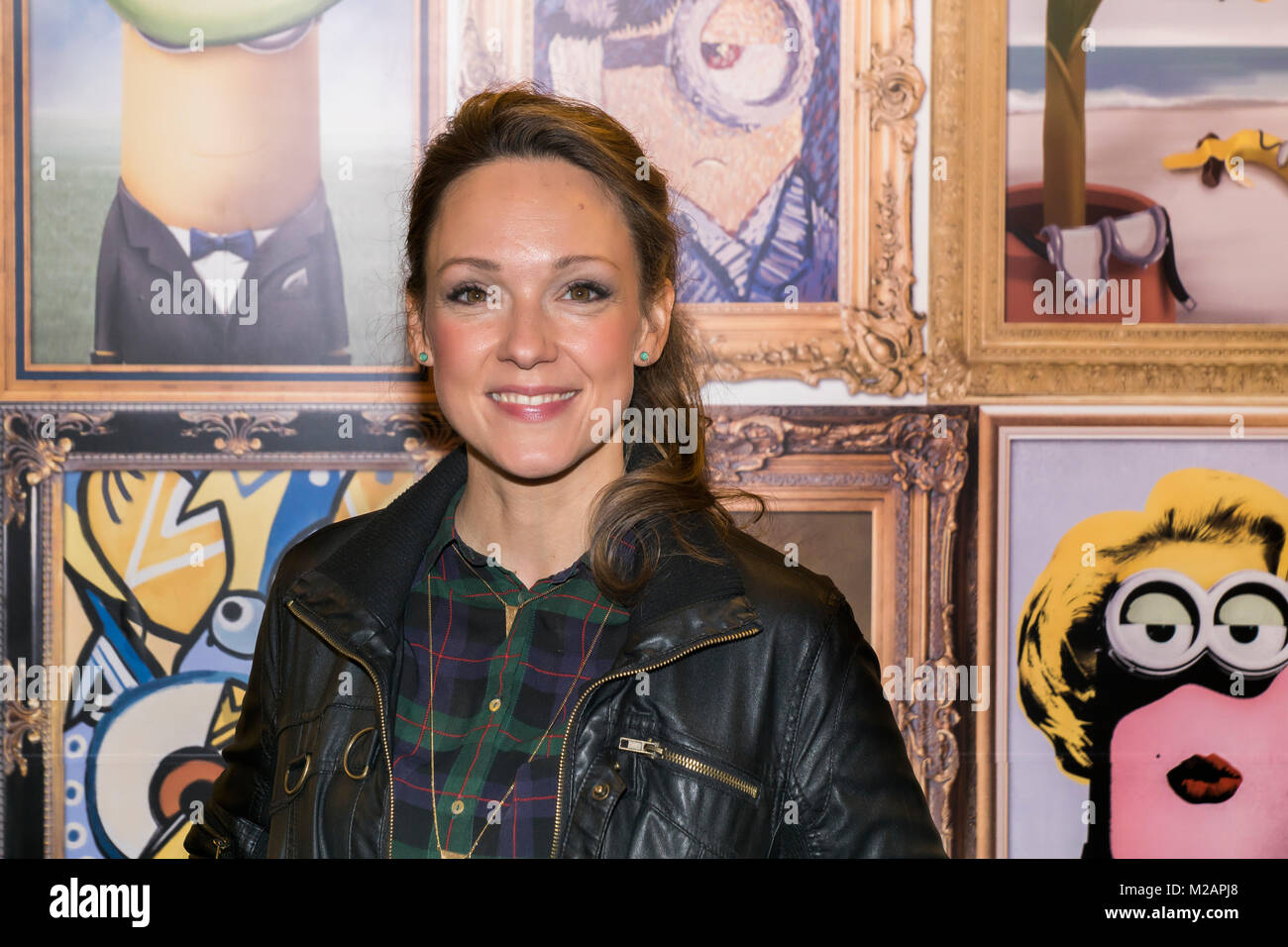 Carolin Kebekus Synchronstimme Scarlett Overkill Beim Photocall In Der U Bahn Station Mehringdamm Anlasslich Des Filmstarts Von Minions Stock Photo Alamy