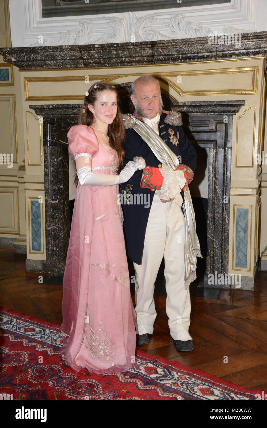 Die Salzprinzessin Ard Maerchenfilm Weihnachten 2015 Weihnachtsprogramm Das Erste Hauptcast Besetzung Hauptdarsteller Szenenbild Hoch Hochformat Prinzessin Amelie Koenig Christoph Flashpic Jens Krick Leonie Brill Und Leonard Lansink Stock Photo Alamy