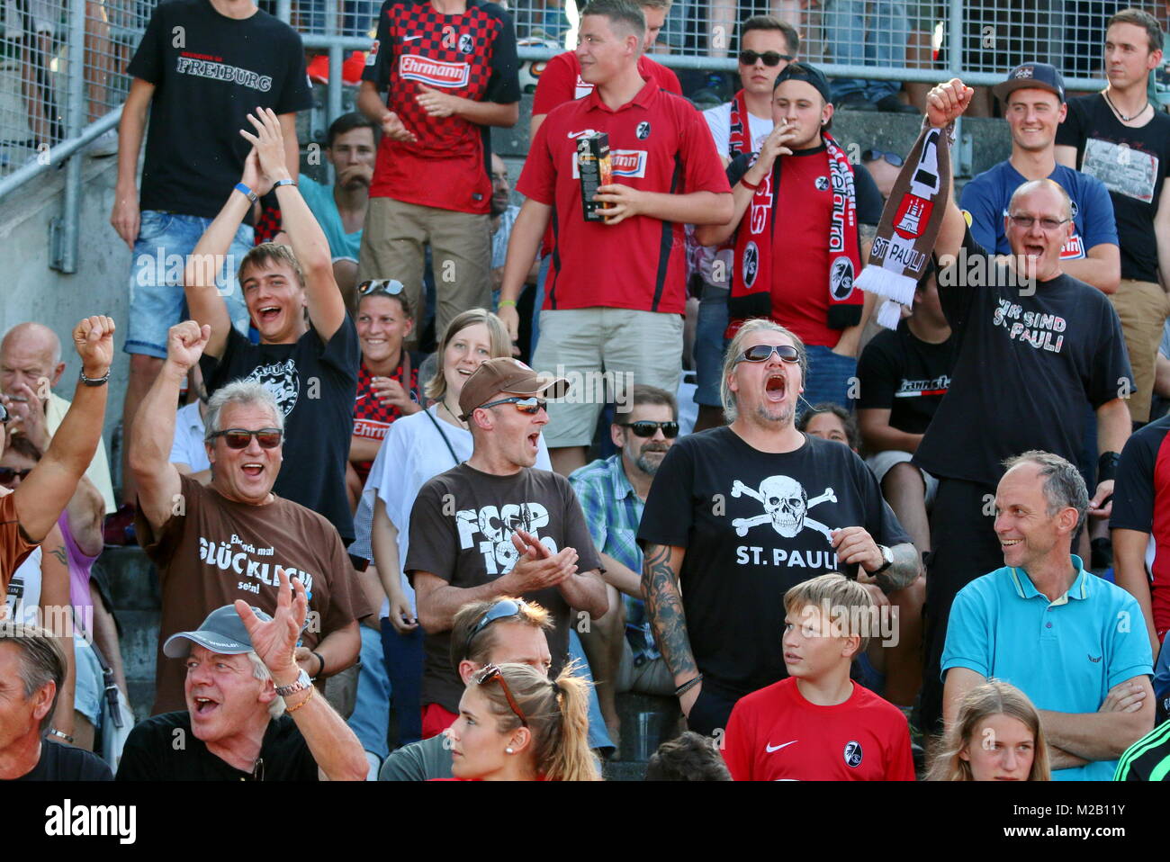 Fans Aus Freiburg Und St Pauli Testspiel Friedrichshafen Sc Freiburg Fc St Pauli Stock Photo Alamy