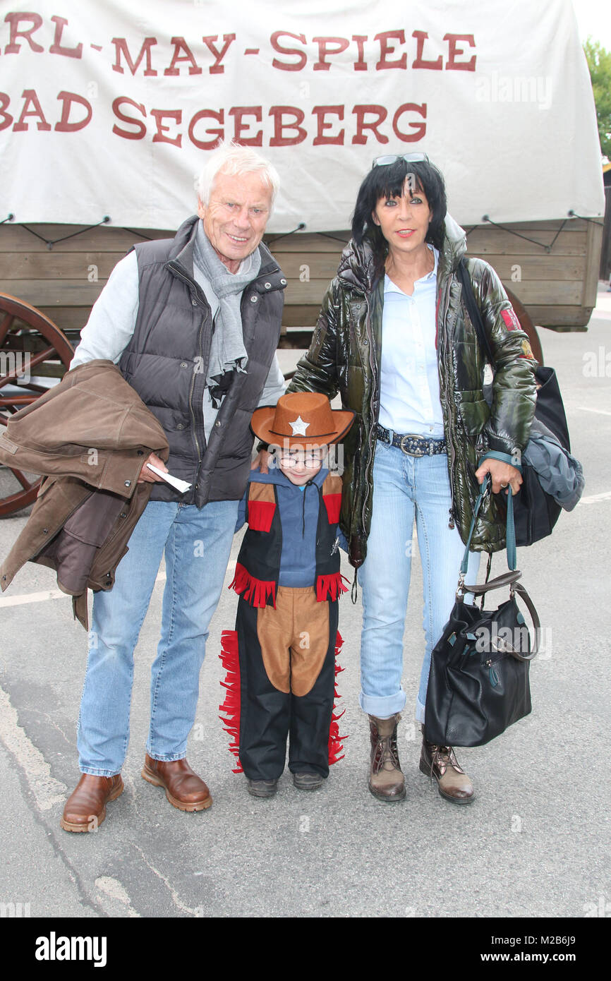 Ulli Kinalzik (gebuertig Hans-Ulrich Kinalzik), Premiere Karl May  Festspiele 2015, Im Tal des Todes, Bad Segeberg, 27.06.2015 Stock Photo -  Alamy