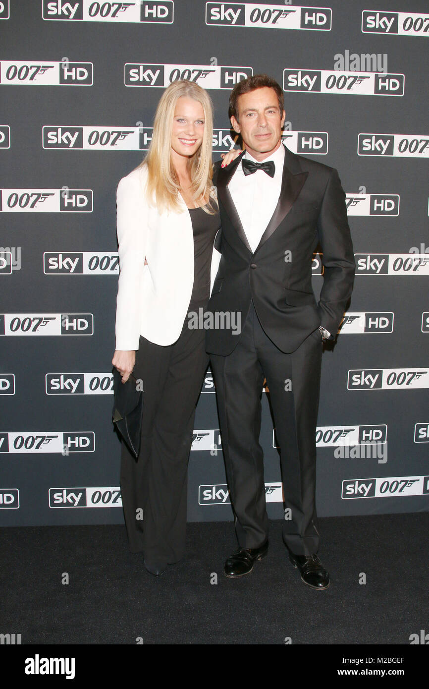 Gedeon Burkhard & Anika Bormann, Sky 007 HD Launch Event, Atlantic Hotel Hamburg, 28.09.2015 Stock Photo