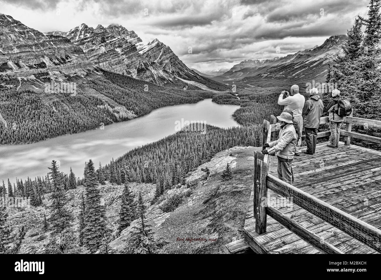 Black and white peyto lake hi-res stock photography and images - Alamy