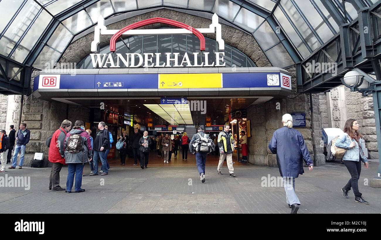 Wandelhalle zum Hauptbahnhof von Hamburg / Deutschland / Germany Stock Photo