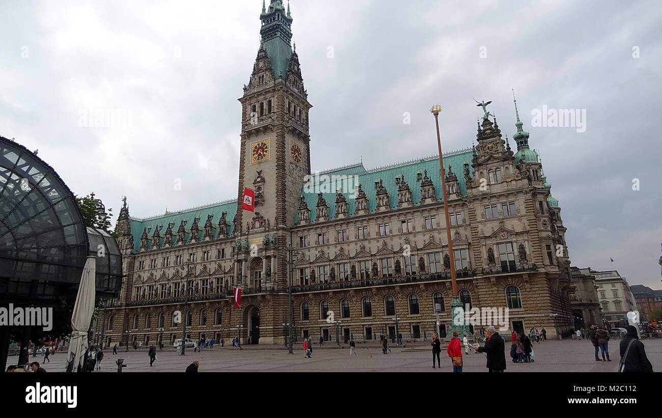 Stadtrundfahrt /Sightseeing zum Rathaus Hamburg / Deutschland / Germany Stock Photo