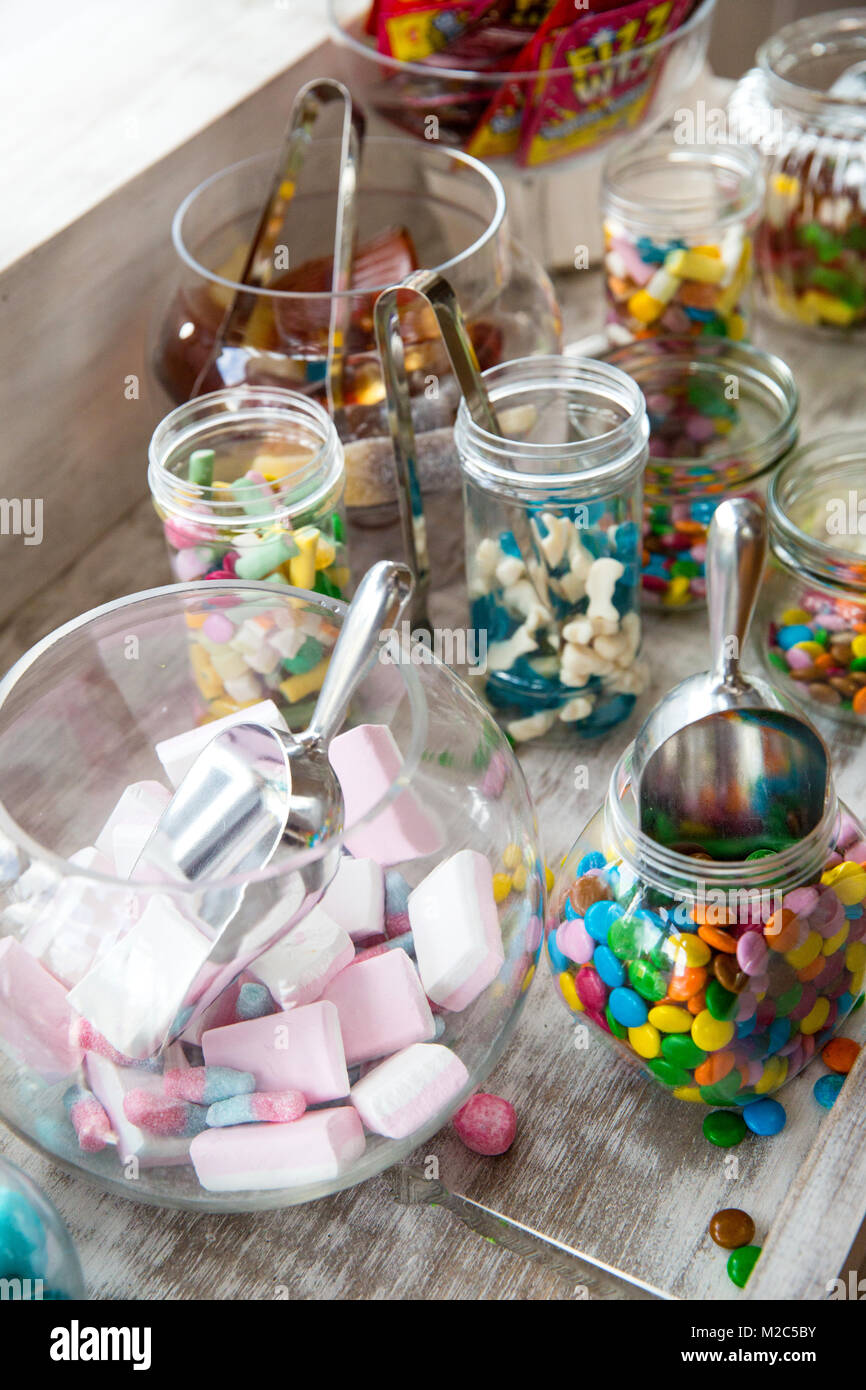 Jars of sweets hi-res stock photography and images - Alamy